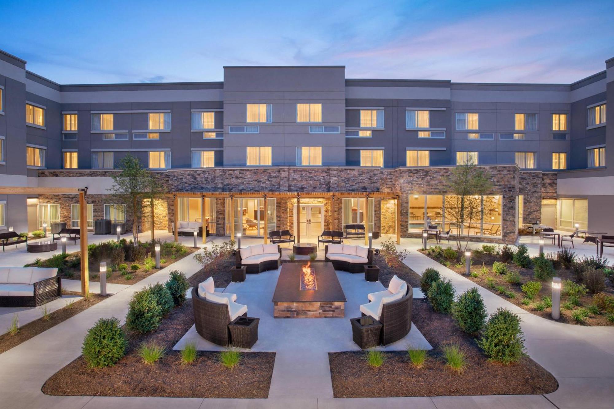 Hotel Courtyard By Marriott Wayne Fairfield Esterno foto